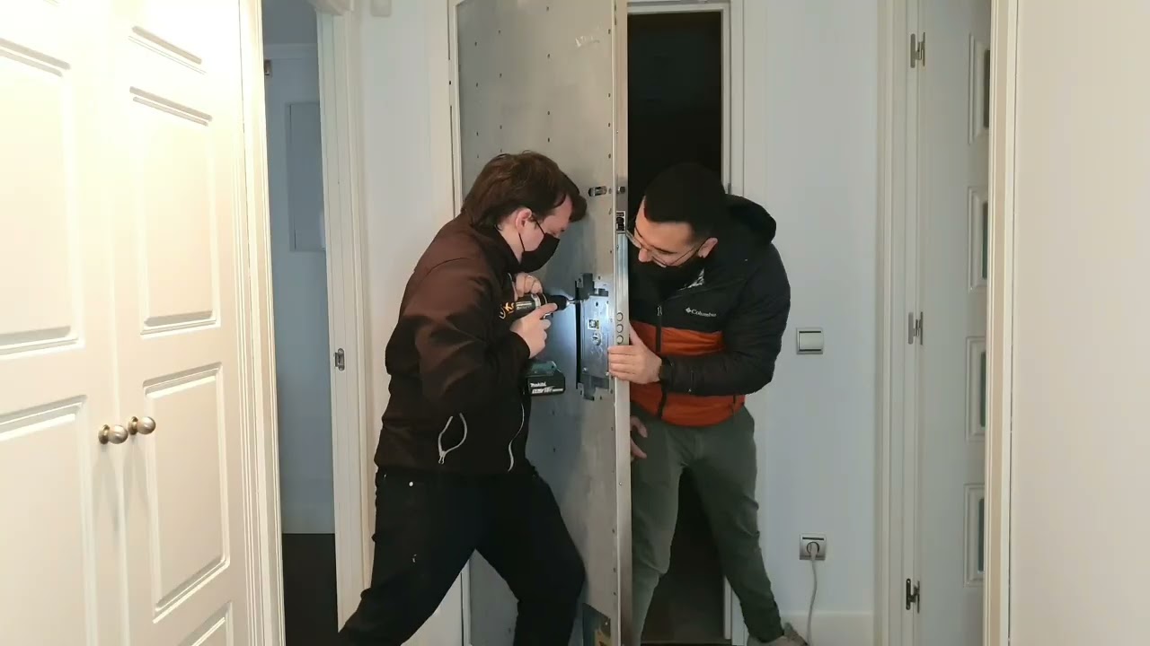 Actualización y Conversión Puerta Acorazada DIERRE de Gorjas a Perfil Europeo. Kodify Cerrajeros