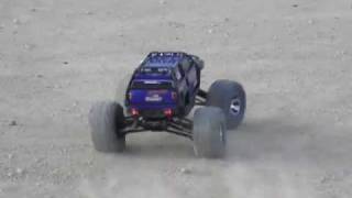 Brushless Traxxas Summit w/Mamba Monster and the 2650 Kv motor, doing power 360's in Iraq !