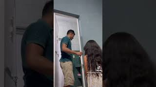 Ya no puede uno estar tranquilo en el wc 😂#viral  #comedyvideo