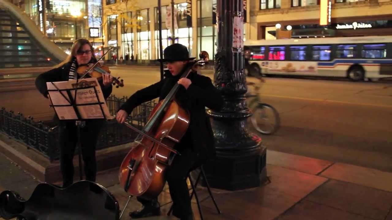 Chicago Street Musicians: Meet Leyla and Hannah