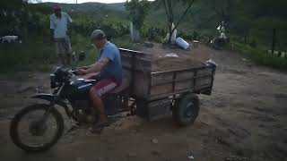 fim de tarde + chegou a areia pra começar a calçada