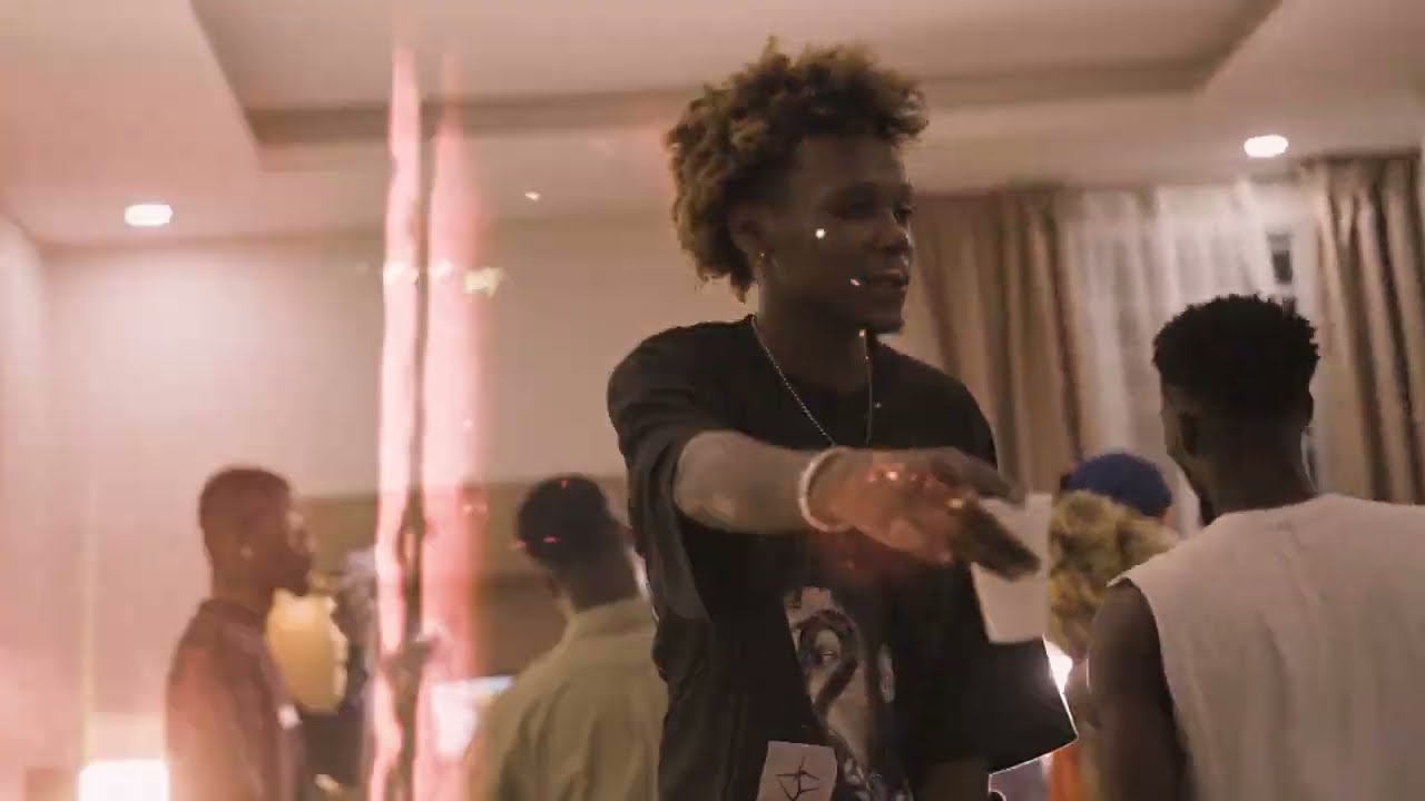 Guarda Mister Flash - Mood (Clip officiel) su YouTube Guarda Mister Flash - Mood (Clip officiel) su YouTube