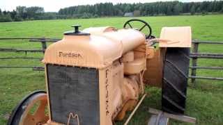 172 Old time antique farm tractor parking near the fence screenshot 5