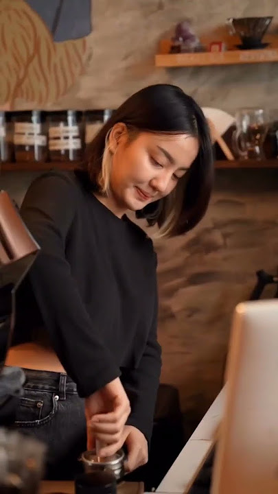 Americano #video #viral #viralshorts #viralvideo #coffee #dualipa #levitating #barista #girl #fyp