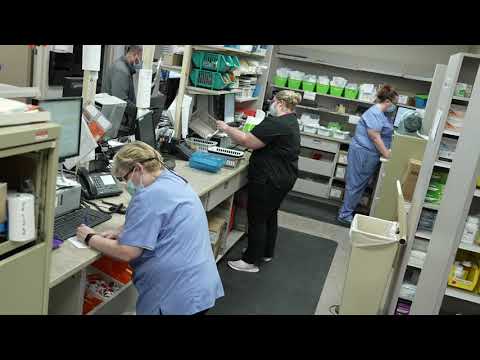 What does a pharmacist do?