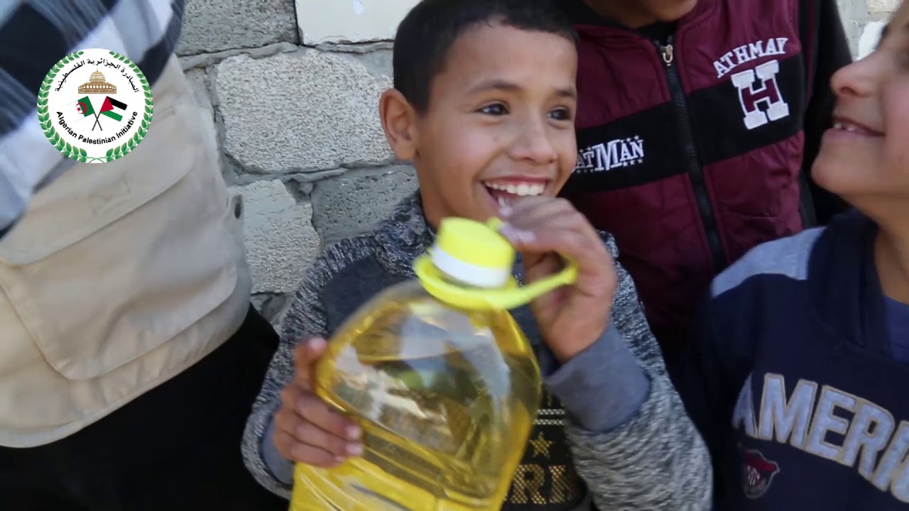 توزيع دقيق وزيت على السر الفلسطينية تمويل المبادرة الجزائرية 2 2019