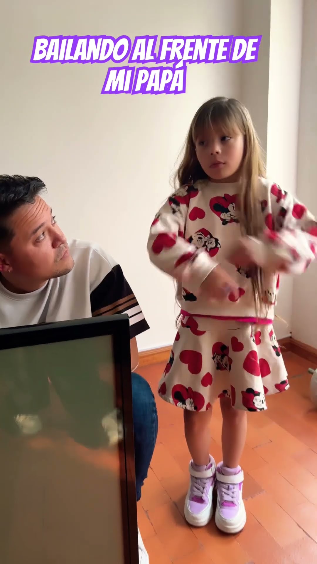 Bailes con la familia #humor #cosasdefamilia #comedia #shortviral
