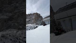 Sciare A Plan De Gralba Ai Piedi Del Maestoso Sassolungo