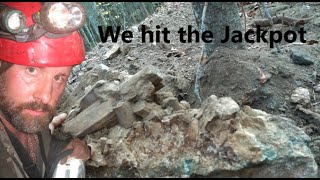 Rockhounds at Dark Star Mine discover incredible Feldspar Crystals