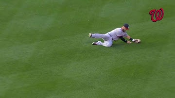 WSH@COL: Harper slides to make a nice grab in right