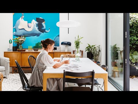 Video: Compact Family Home în Madison inspirând căldură și sofisticare