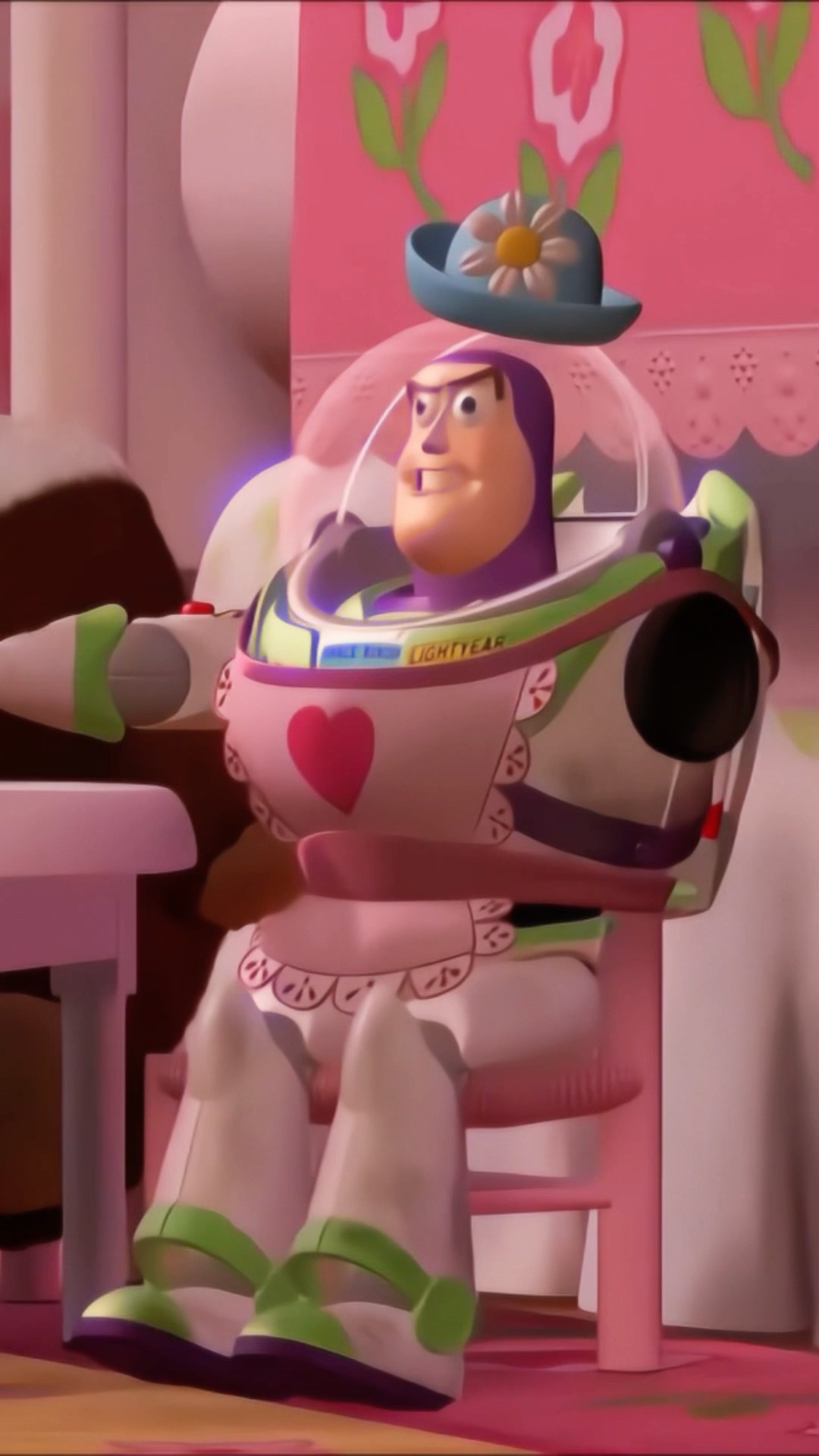 ELA DEU CAFÉ PRO BUZZ LIGHTYEAR - TOY STORY PARÓDIA #shorts