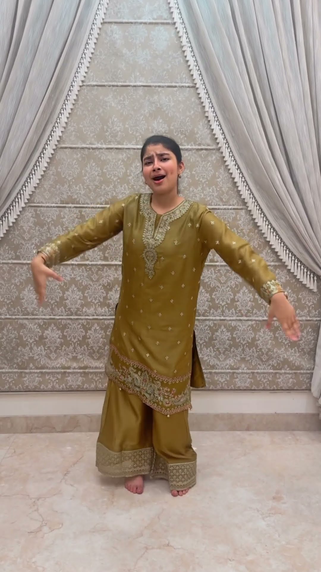 Rate My Dance Out Of 10 ? | RS 1313 SHORTS | Ramneek Singh 1313 #Shorts