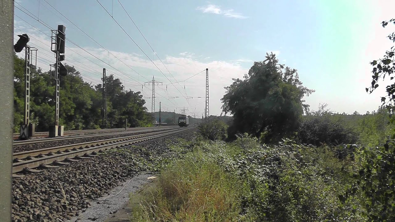 Eine BR 189 der MRCE Dispolok an der 4 Gleisigen Güterstrecke in Dusburg