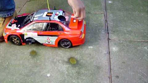 rc nitro fun in back yard