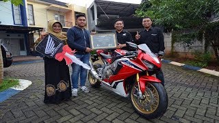 Pemilik CBR1000RR Seharga Nyaris Rp 700 Juta Ini Masih Berusia 18 Tahun