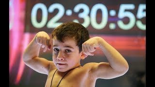 Отжался 3202 раза: 5-летний чеченец установил мировой рекорд