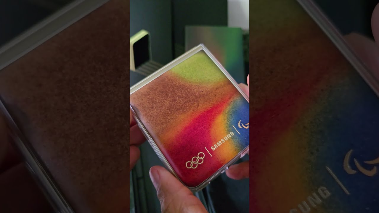 Samsung Galaxy Z Flip 6 olympic edition Berluti Flip Suit