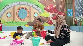 Gigib Lagi Bermain Sama Ayah Dan Ibu