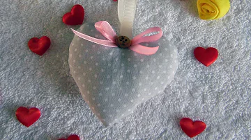 Come si cuce un cuore di stoffa imbottito?