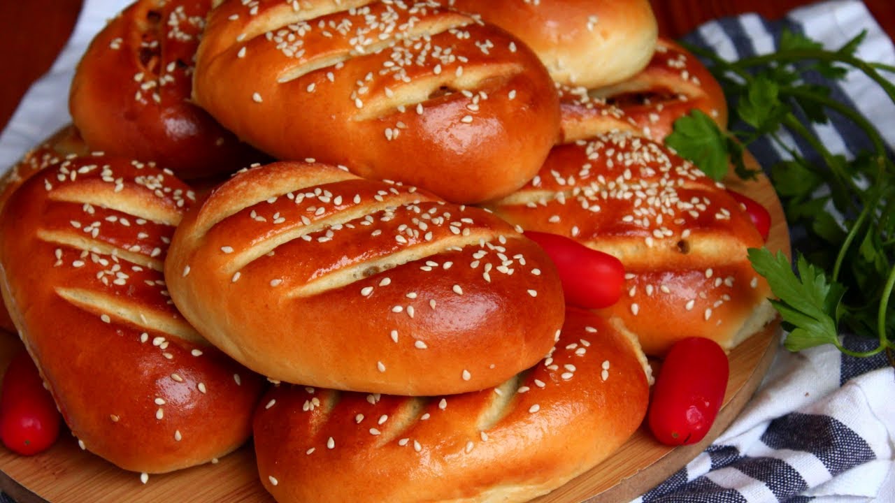 اشهى وأسهل فطائر معمرين حضريهم اليوم قبل غدا بلذتهم وخفتهم لا مثيل ليها محمرين بلا بيض يستاهلو فمك