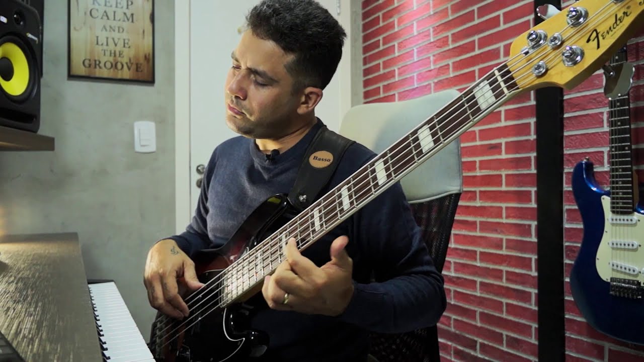 LOUVOR NO BAIXO | TUA GRAÇA ME BASTA - TOQUE NO ALTAR (Bass Cover)