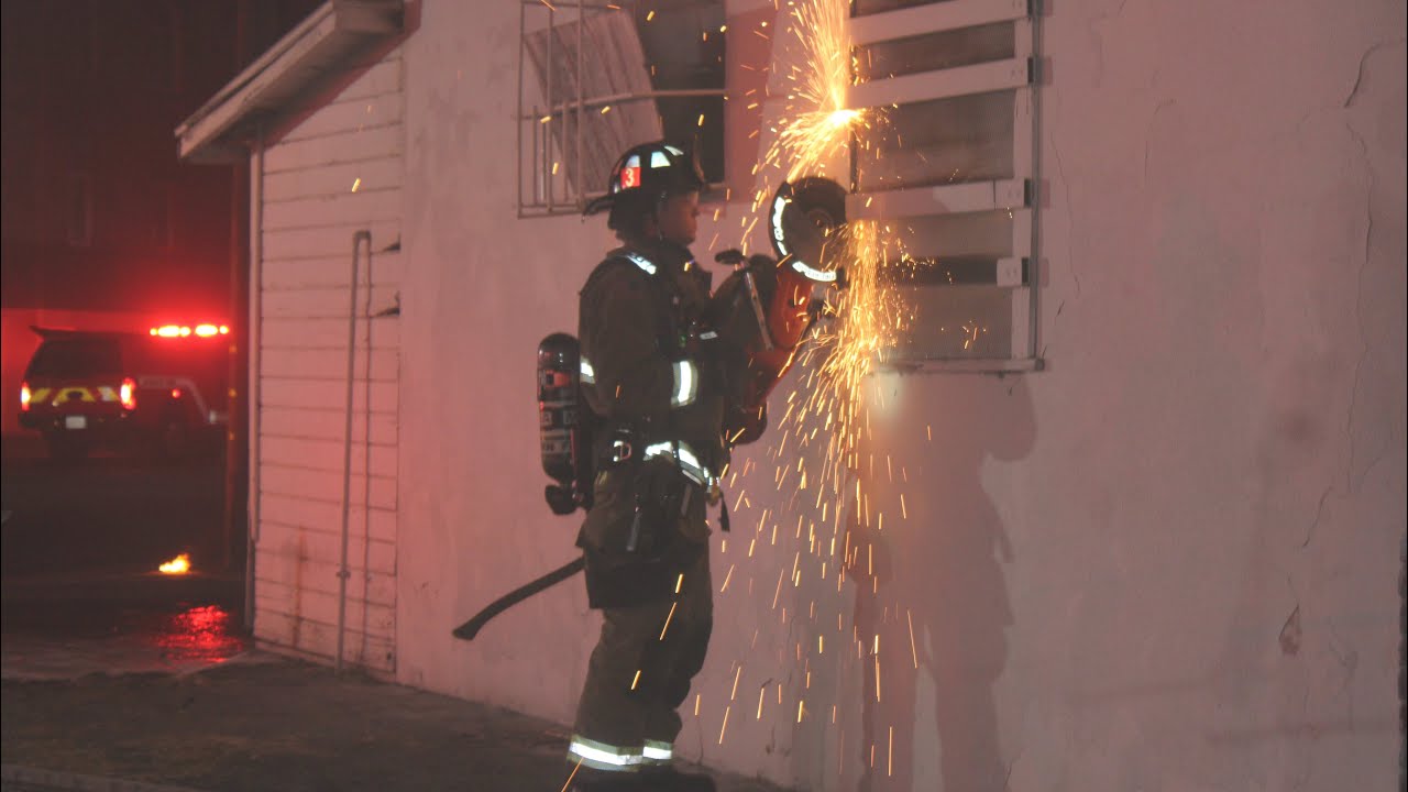 Moderate Fire Building Fresno Fire Department Works Small Vacant Commercial Building With ...