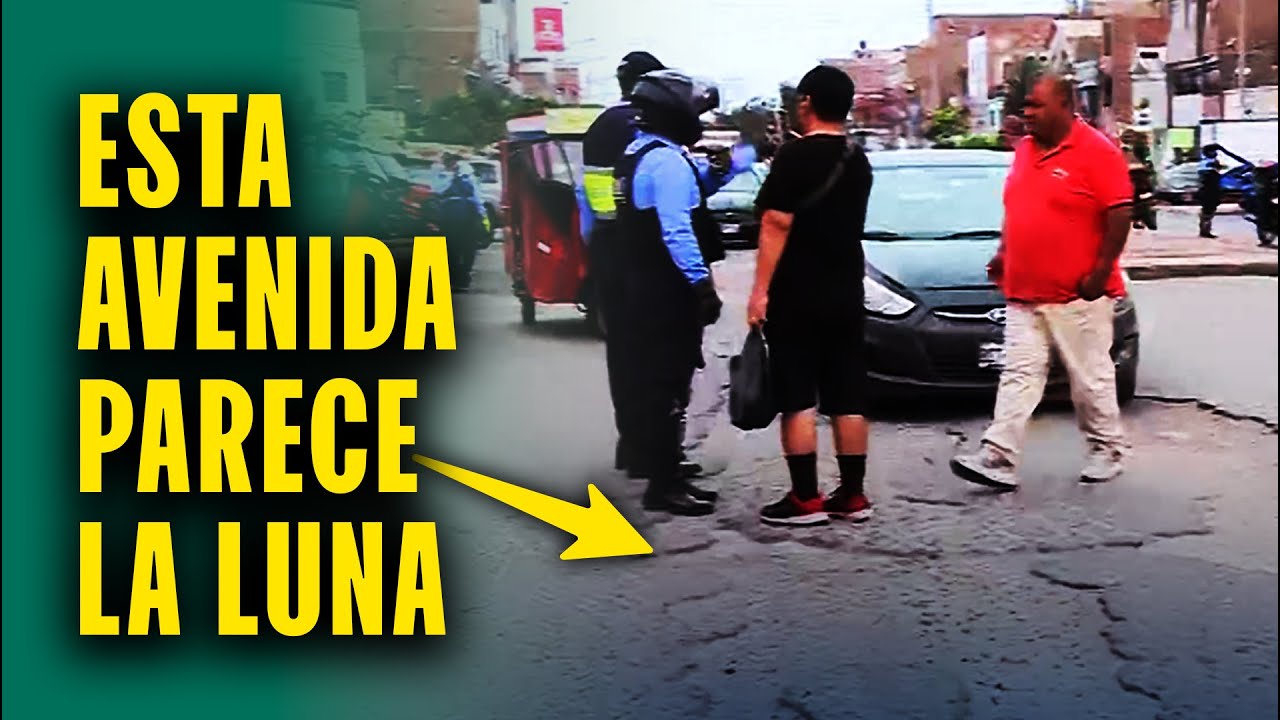 Avenida llena de huecos en SMP: 