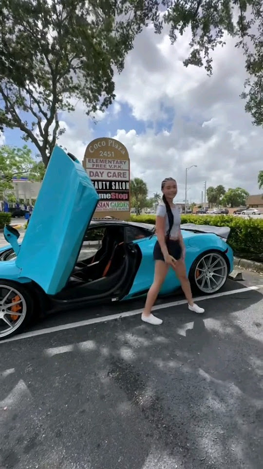 Ishowspeed's barber Courtney shows off her new McLaren #ishowspeed #