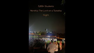 5,000 Students Worship The Lord, 200 Baptized At Secular University!!