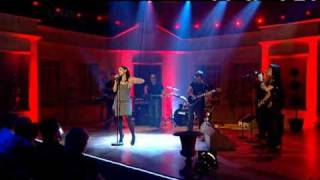 Nelly Furtado - Manos al aire [Live]