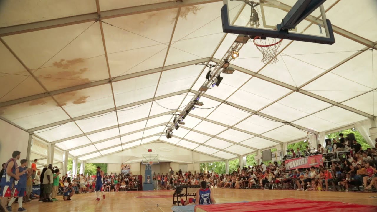 Crazy Dunkers - Basket Acrobatique - Record du monde salto smashé - World record slam dunk
