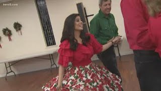 Niku Kazori square dances with Santa