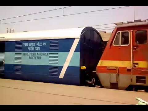 22511 Down karmabhoomi express arrving on kalyan jn on platform 4
