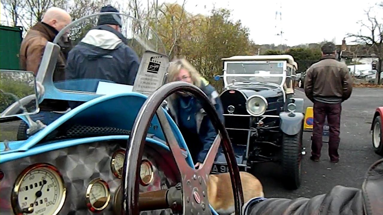 02- The White Lion - Classic Car Breakfast Meeting (2013) (Arriving at