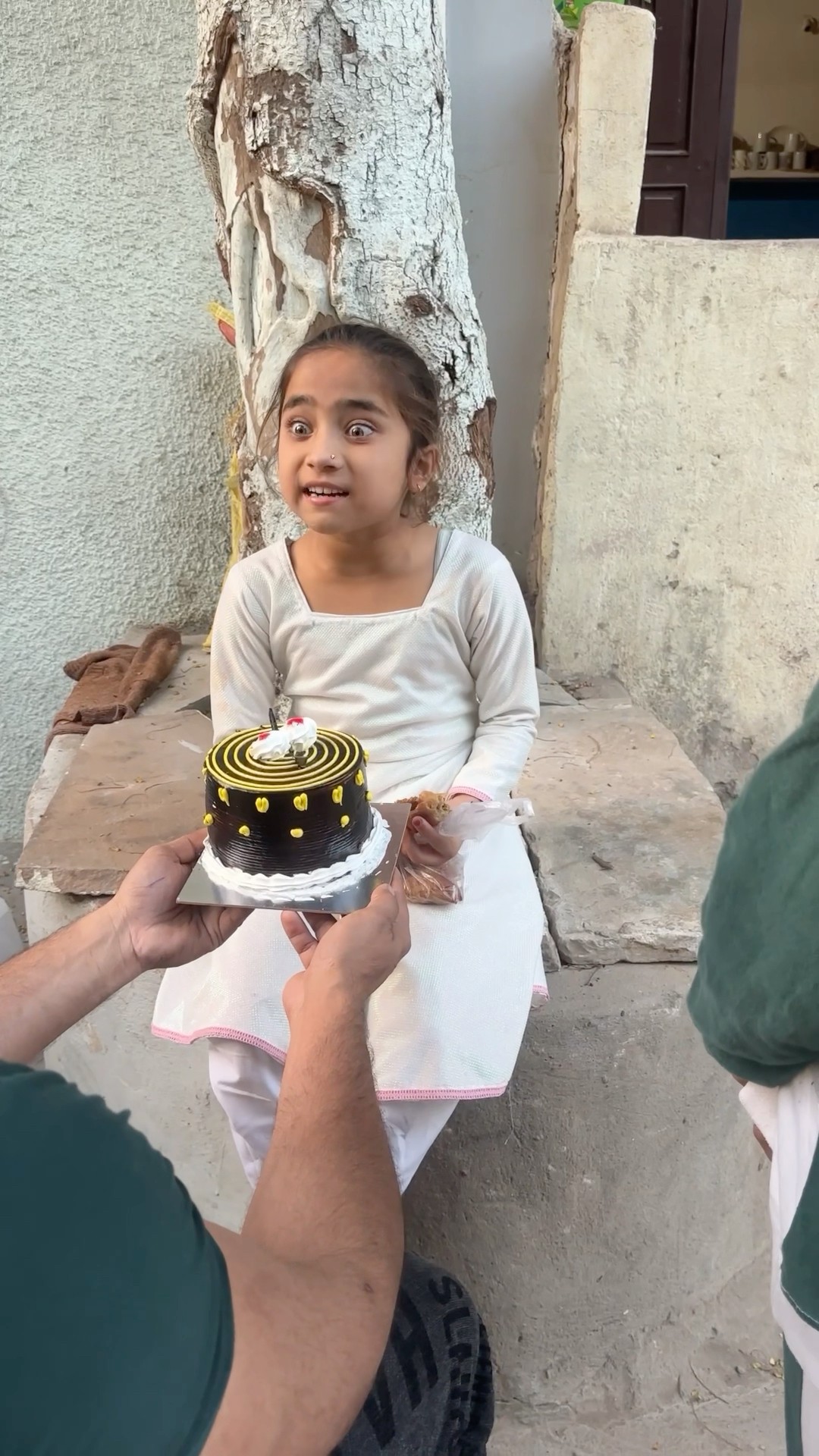 aaj mera birthday h esliye me samosa bat rhi hu??? #shorts #emotiona #youtubeshorts #short