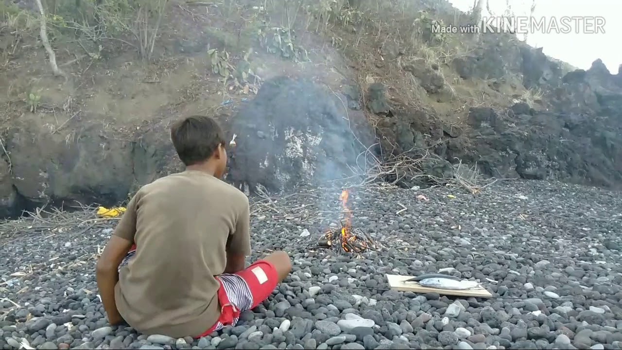 Kegiatan anak  desa di  pantai  YouTube