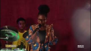 POWERFUL WORSHIP SONGS IN TWI WITH MAAME JOYCE