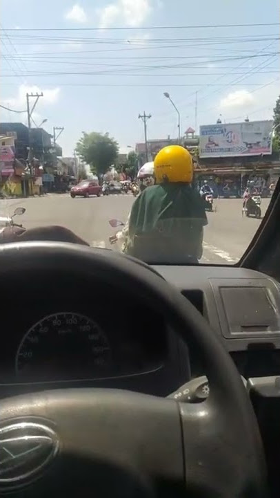Story  WA macet di Jalan lampu merah Panas - panas