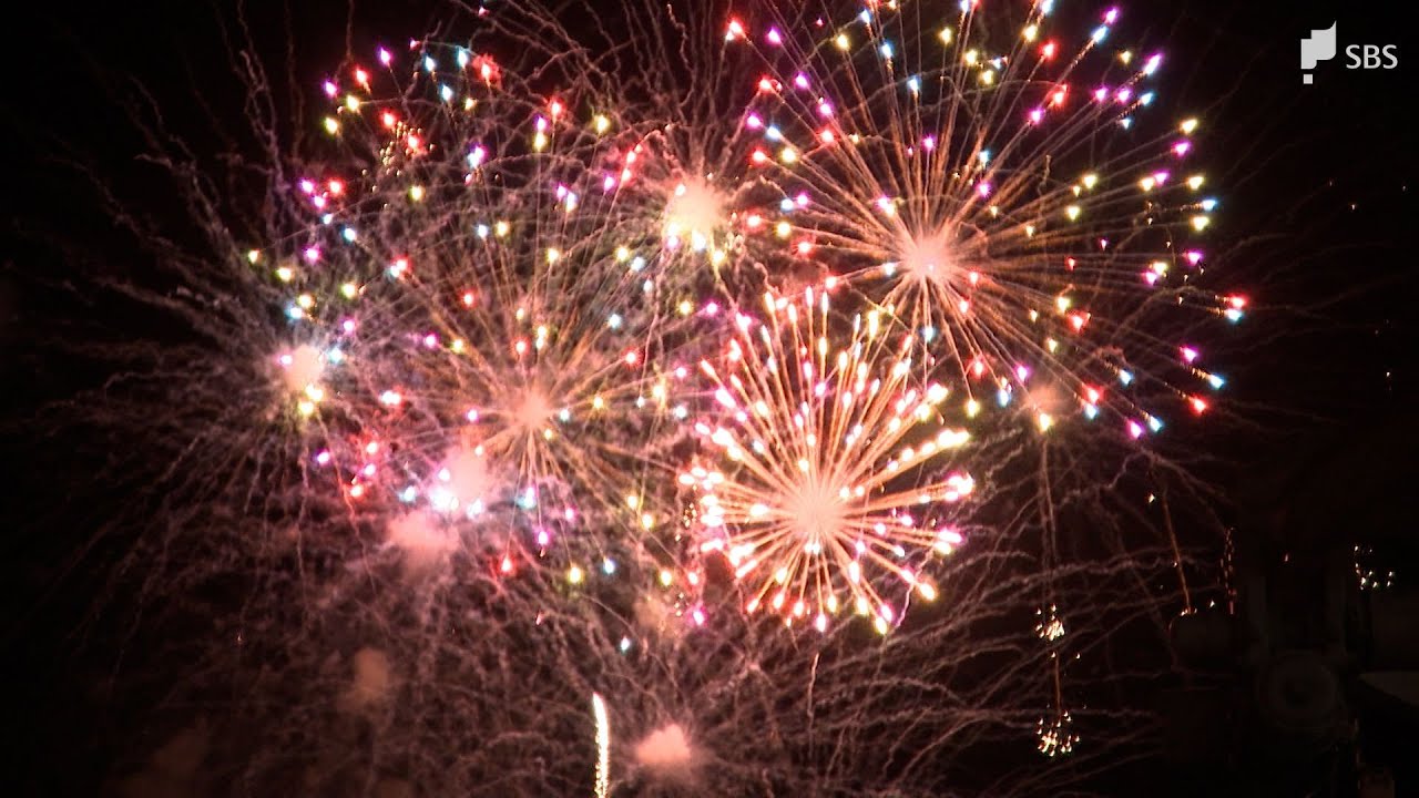 「港かっぽれ」「羽衣の舞」清水港で大みそか恒例のカウントダウンイベント　約500発の花火も打ち上げ