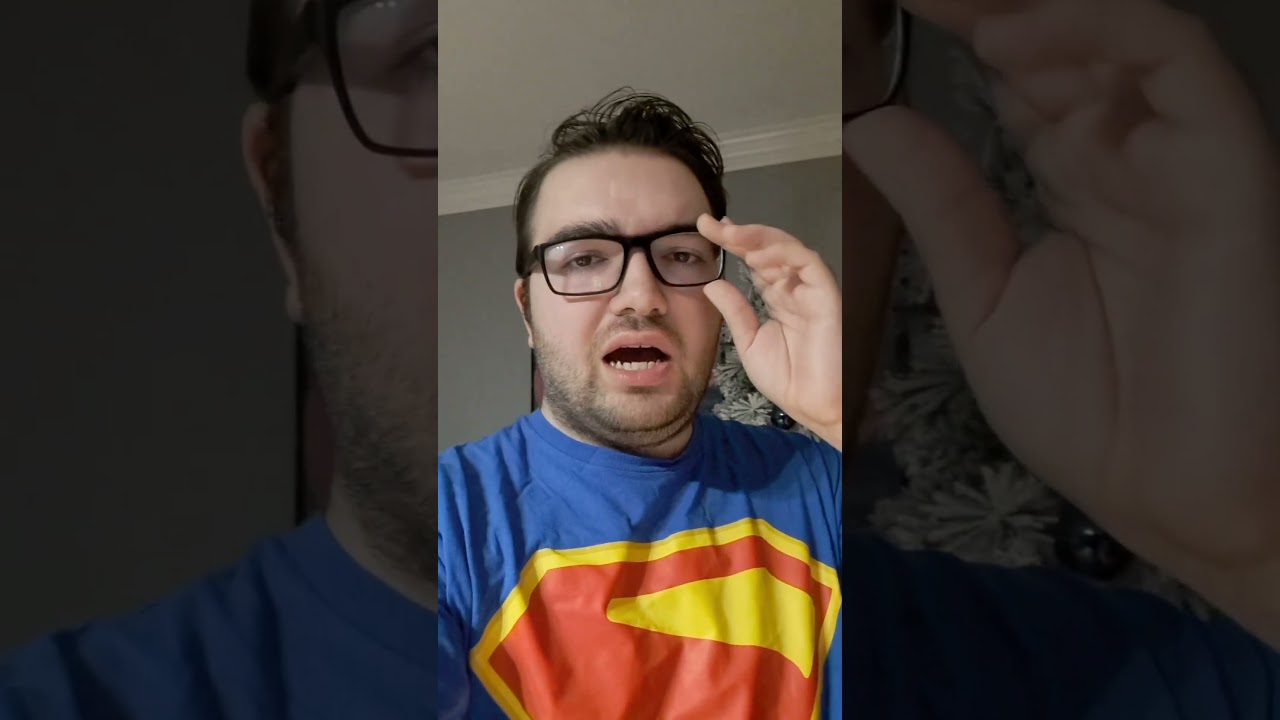 THE SUPERGIRL TRAILER LOOKED INTERESTING 