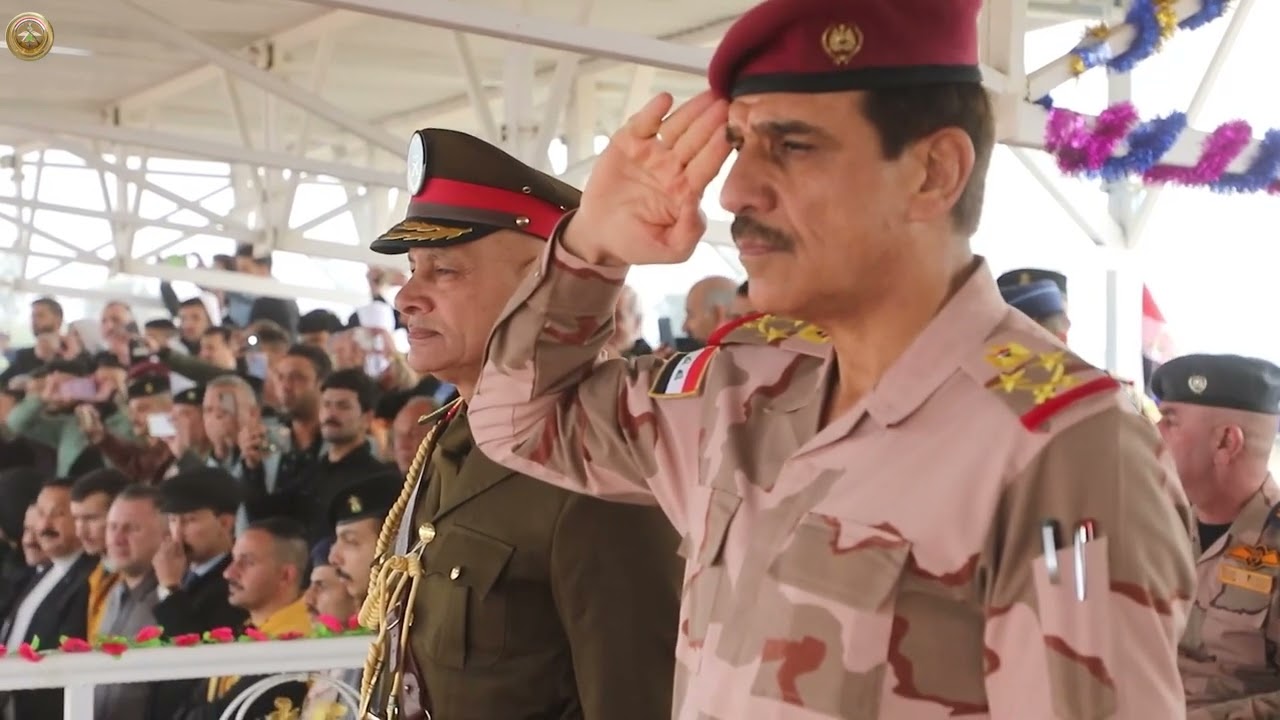 رئيس أركان الجيش ونائب قائد العمليات المشتركة يحضران حفل تخرج الكلية العسكرية الرابعة