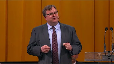 Reid Hoffman delivers Vanderbilts Class of 2022 Gr...