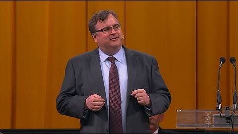 Reid Hoffman delivers Vanderbilt’s Class of 2022 Graduates Day address