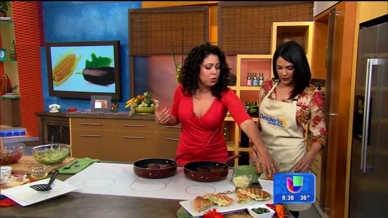 Que delicioso! Hamburguesas hechos con tostones en vez de pan! | Evette  Rios - Despierta America - YouTube