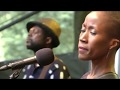 Capture de la vidéo Rokia Traoré - Kamounkè - Live At Afrikafestival Hertme 2017