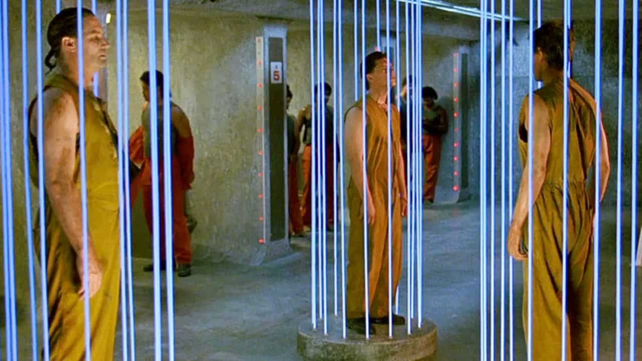 أخطر سجن تحت الأرض! بالذكاء الإصطناعي .. حيث يُمنع الحُب وتُحظر الأحلام!