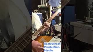 Short chord riff #sweetwater #guitar #bass #ampeg #thunderbird #mxr #fuzz #bassfuzz #chords