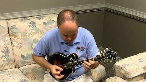 Banjo.com video: demo of a new The Loar LM-700 F-Style Mandolin