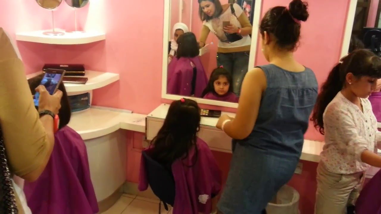 Kidzania salon/beauty parlor youtube Beauty parlour room